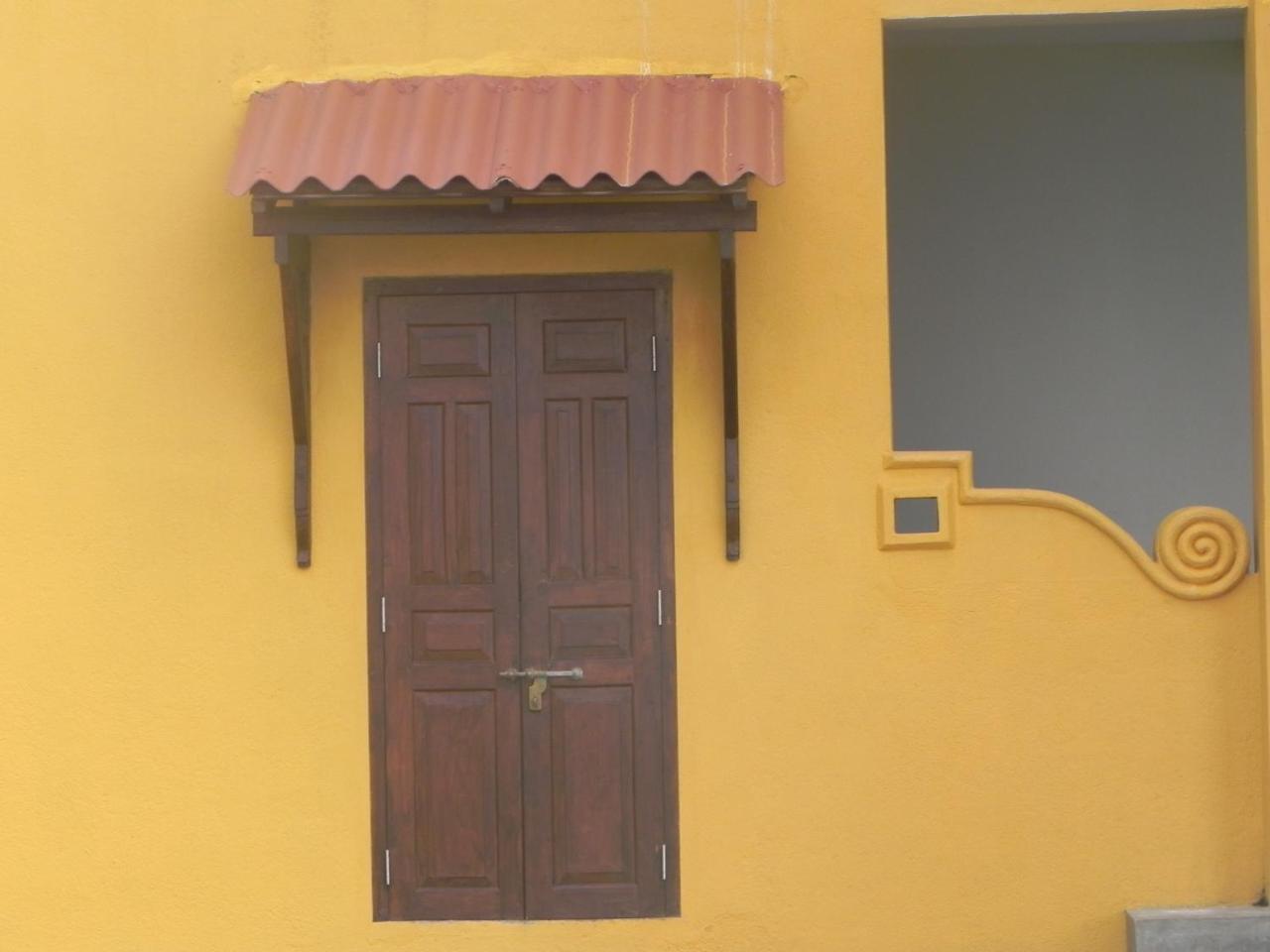 Amanda Beach Villas أونا واتونا الغرفة الصورة